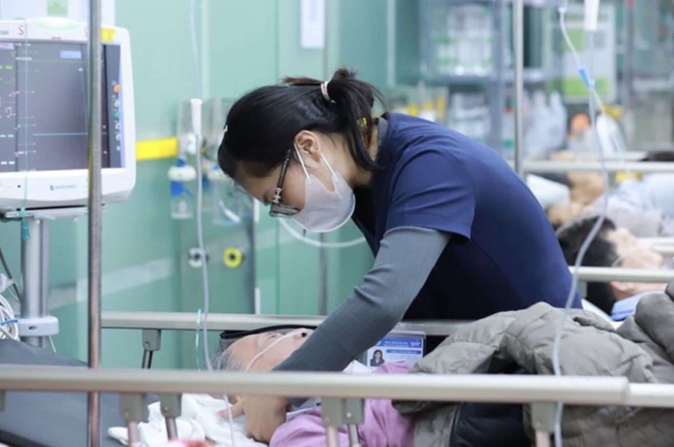 Điều kiện chuyển sang chức danh Bác sĩ hạng III: Bộ Y tế giải đáp rõ quy định